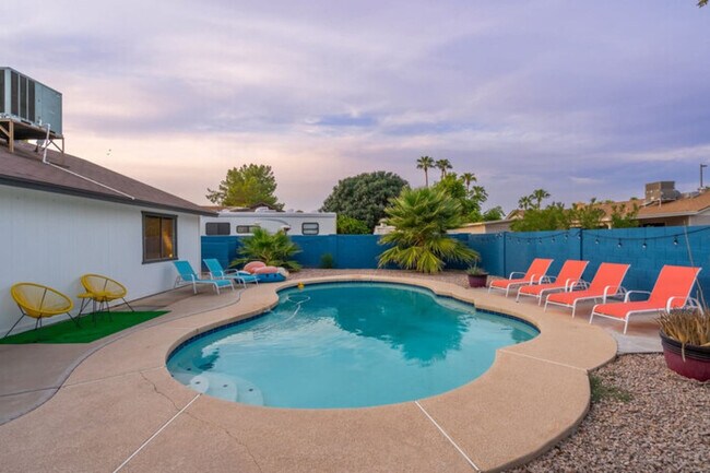 Building Photo - Downtown Gilbert Boho-Oasis|Pool|Gazebo|Ga...