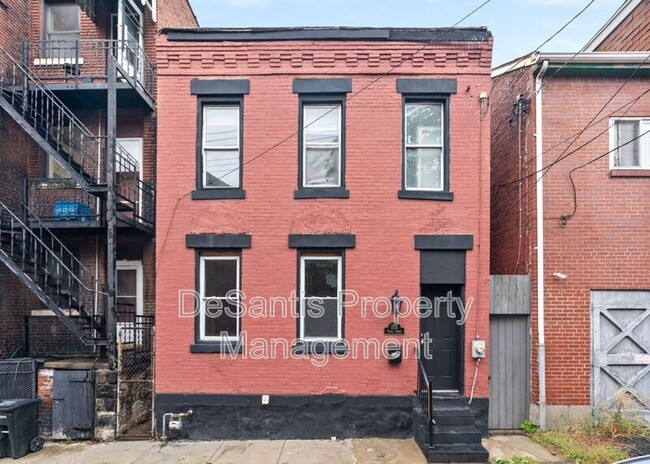 Building Photo - 1705 Tustin St