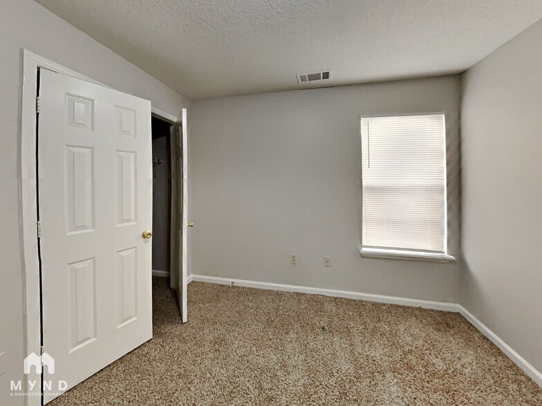 Building Photo - 7833 Shadowland Cove