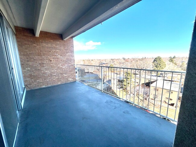 Building Photo - Cozy 1 Bed 1 Bath Condo in Denver Around t...