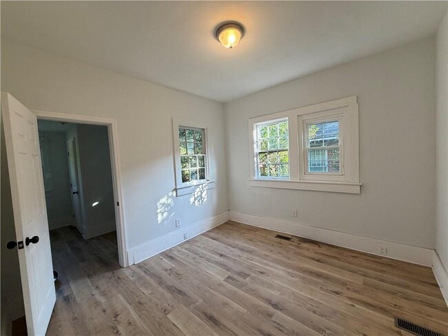 Building Photo - 1026 Inverness Ave