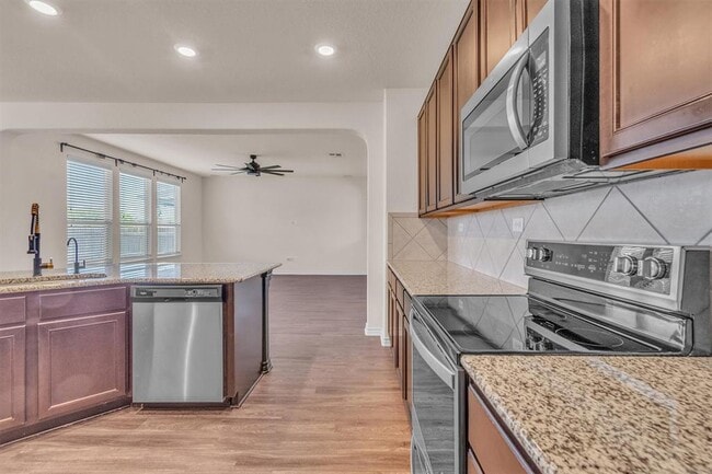 Building Photo - 3894 Bentwood Way