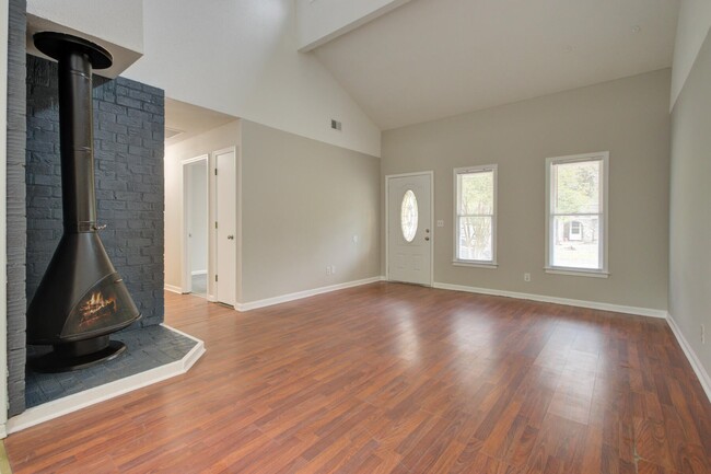 Building Photo - 105 Wadmalaw Cir