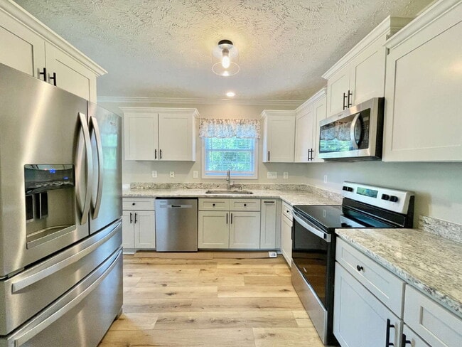 Building Photo - 3-Bed, 2-Bath Nest With Bonus Room In Faye...