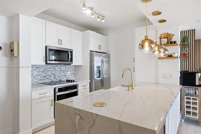 Building Photo - 951 Brickell Ave