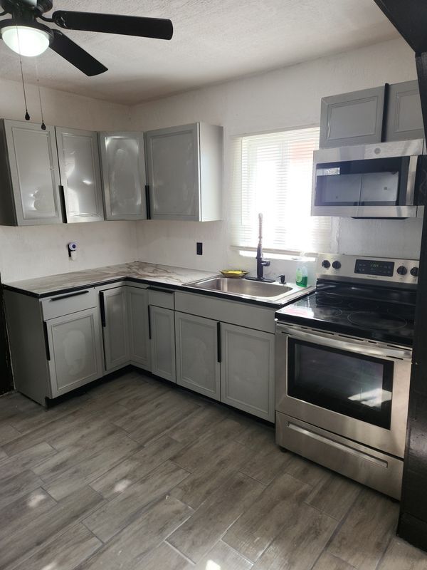 Building Photo - 6 Robinson Ct