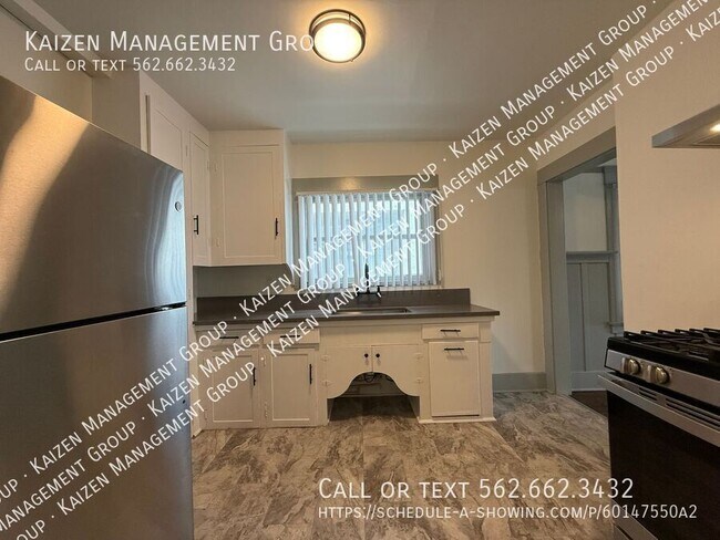 Building Photo - 534 W 14th St