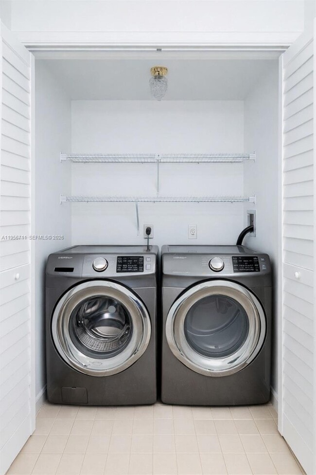 Building Photo - 3610 Yacht Club Dr