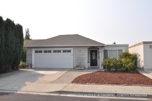 Primary Photo - 2198 Goldcrest Cir