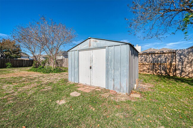 Building Photo - 11015 WARATH Oak Ct