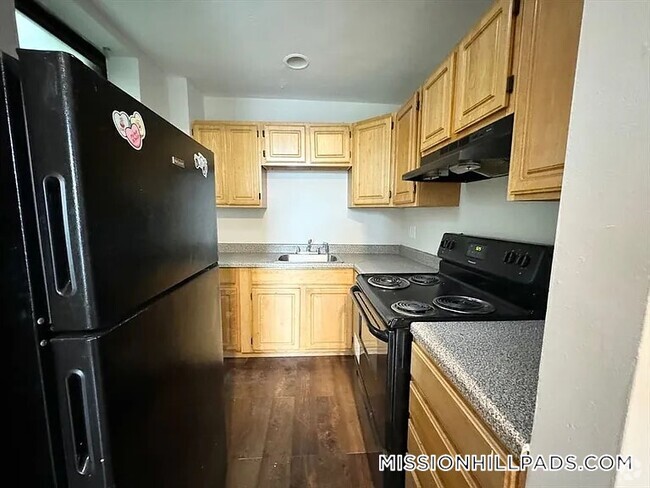 Building Photo - 15 Ruggles St
