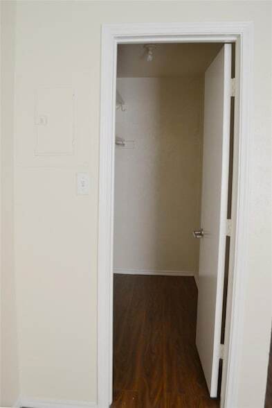 Building Photo - 2526 W Prairie St