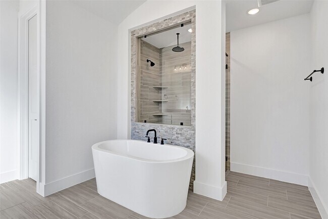 Building Photo - 31003 Vintage Crk Ln