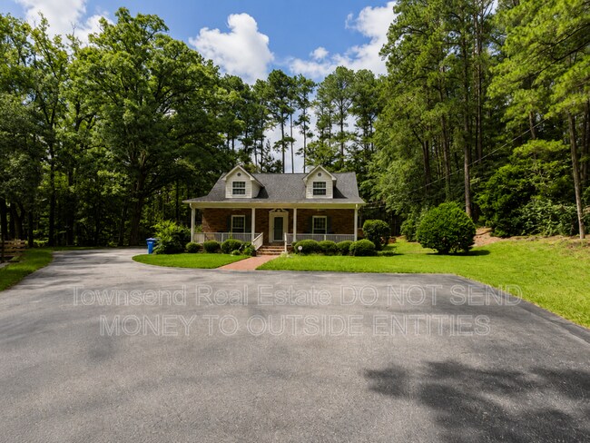 Building Photo - 3316 Cliffdale Rd