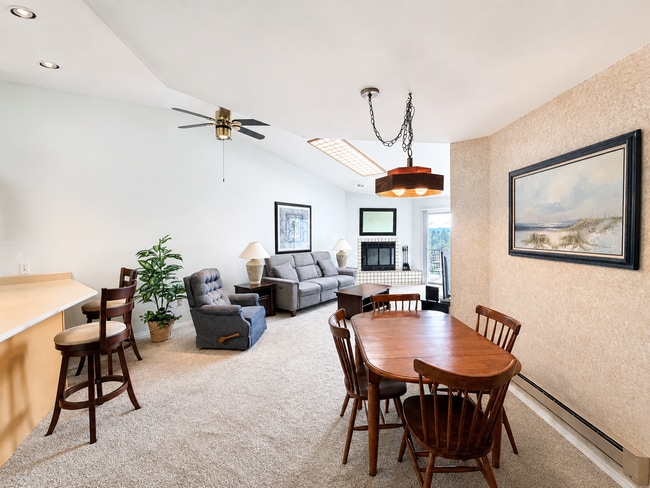 Building Photo - 4925 Summit Cir
