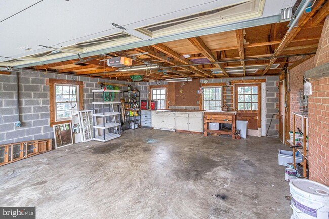 Building Photo - 5001 Ninian Ct