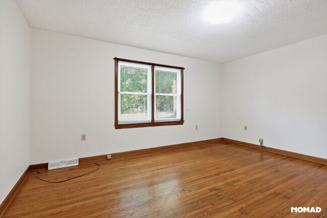 Building Photo - Peaceful 3BR Rancher Retreat on Wooded Lot