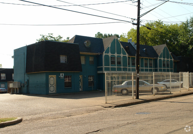 Building Photo - Magnolia Manor