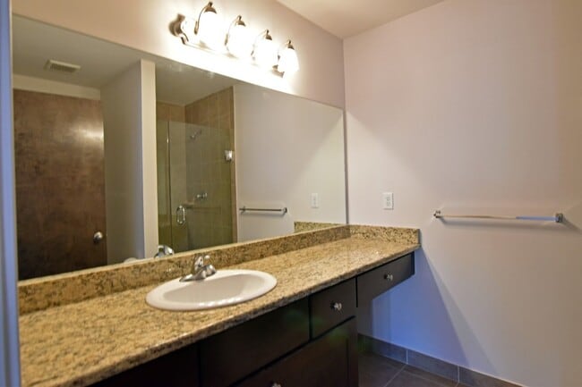 Building Photo - Shelby Township Townhouse -3 Bedrooms, 2.5 Baths, 2-Car attached garage, 1885 SF