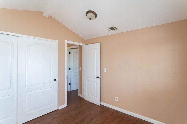 Building Photo - Schedule a tour today for a BEAUTIFUL 3-Bedroom, 3-Bath!