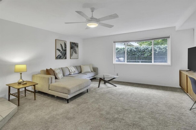 Building Photo - FULLY FURNISHED Mid-Century Modern 3 Bed R...
