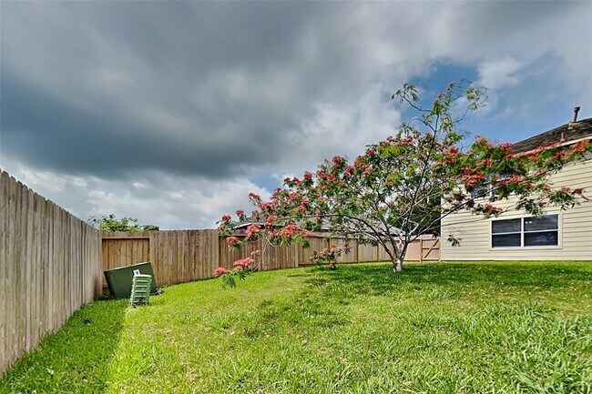 Building Photo - 3207 Trail Hollow Dr