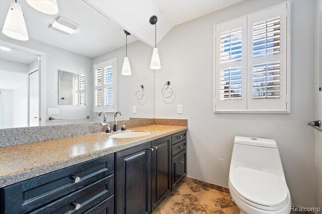 Building Photo - 1863 Wingate Rd