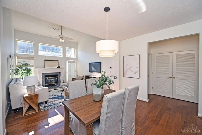 Building Photo - 7135 Thorndale Ln