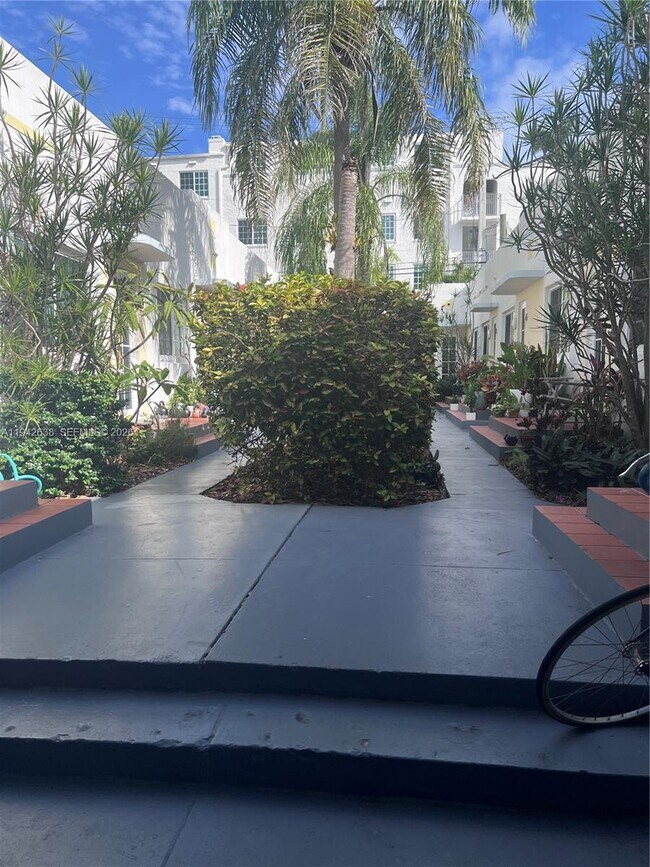 Building Photo - 701 Meridian Ave