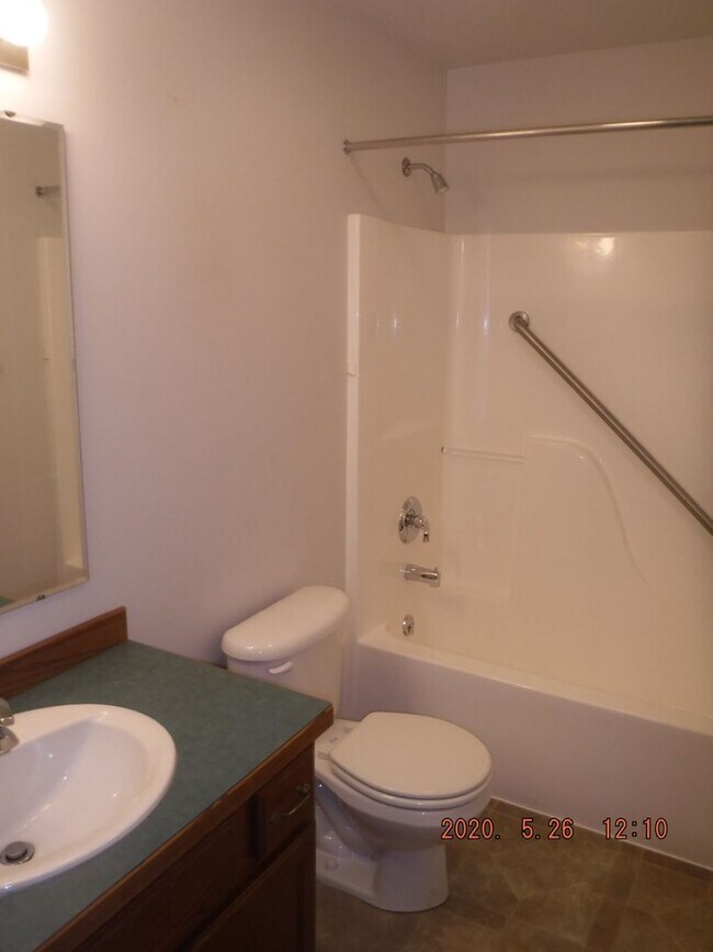 Building Photo - Spacious 3 Bedroom Home in Aspen Place Nei...