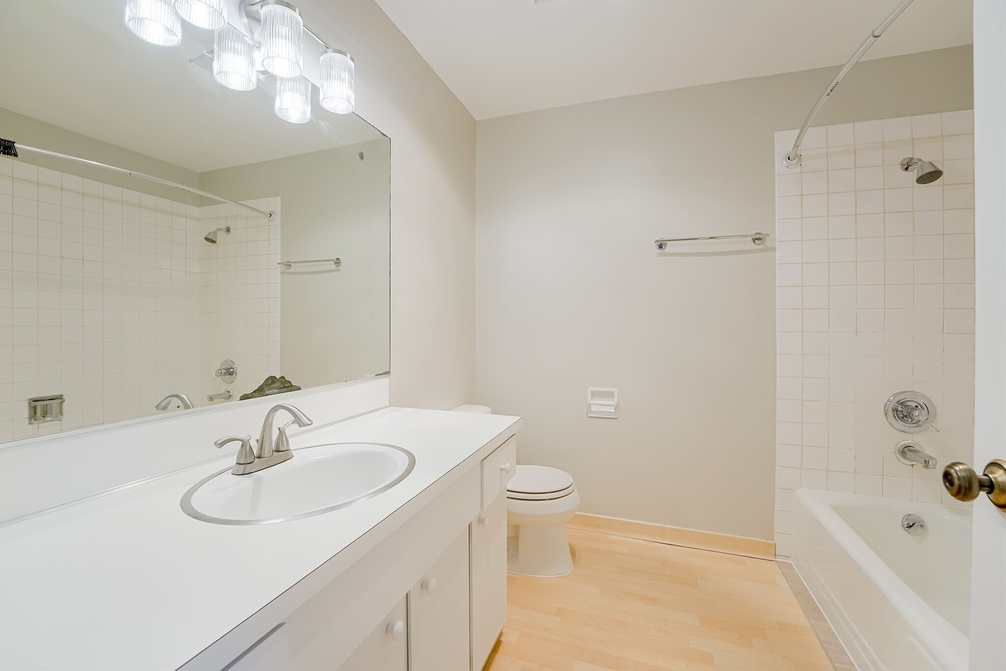 Building Photo - 1100 S Atlantic St