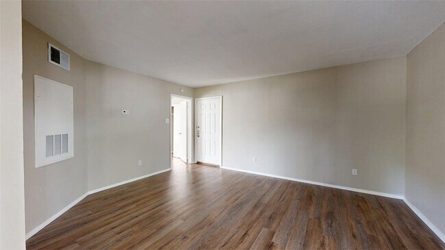 Building Photo - 1016 Autumn Cir