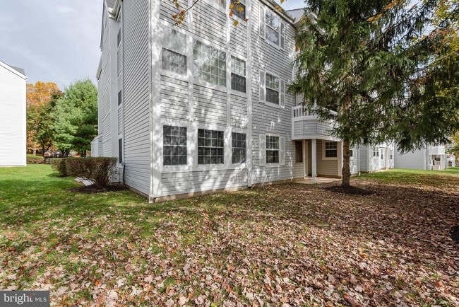 Building Photo - 8352 Montgomery Run Rd