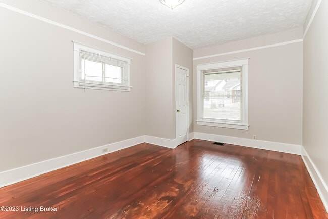 Building Photo - 1714 W Hill St