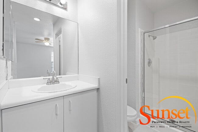 Building Photo - 3975 Hortensia St