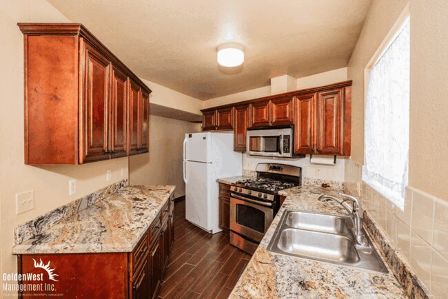 Building Photo - Beautiful 4Bdm 2Ba Single-Story Home Near ...