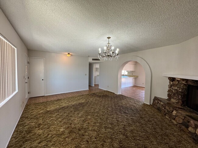 Building Photo - 3BR 2Ba home w/Large Fenced yard with RV g...