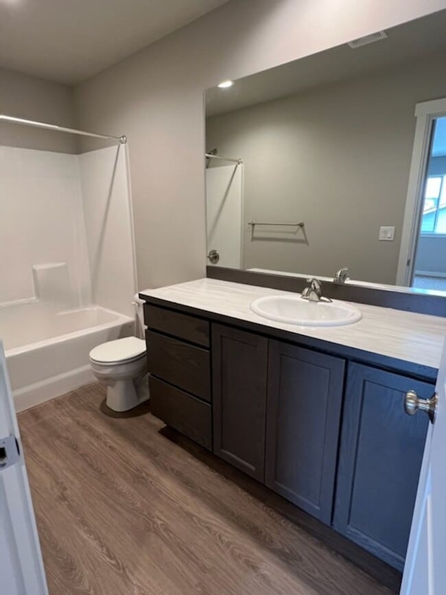 Building Photo - 1098 S New Oak Ln