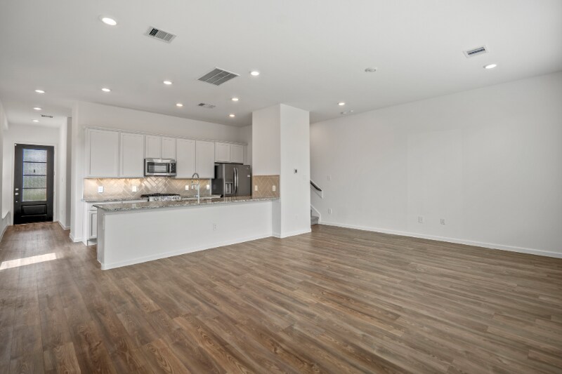 Building Photo - 613 Royal Arch Dr