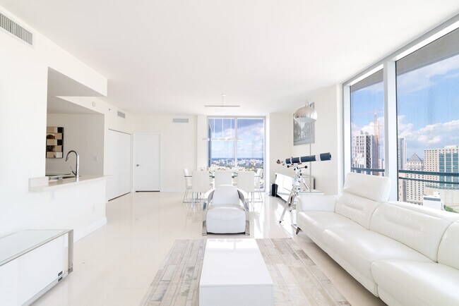 Building Photo - 90 SW 3rd St