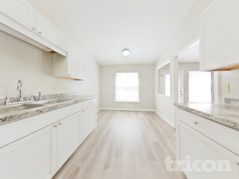 Building Photo - 5460 Running Creek Ln