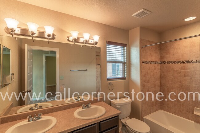 Building Photo - 1322 Antrim Loop