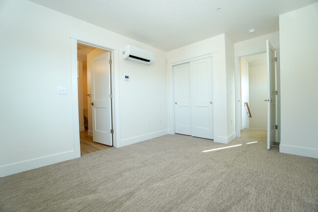 Building Photo - 4629 N Iota Ln