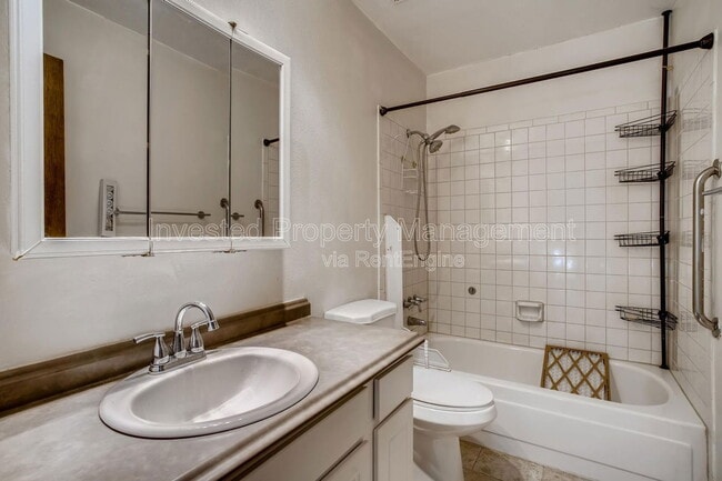 Building Photo - 172 S Cody St