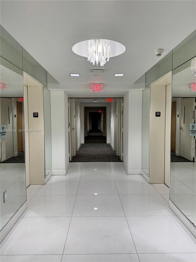 Building Photo - 350 S Miami Ave