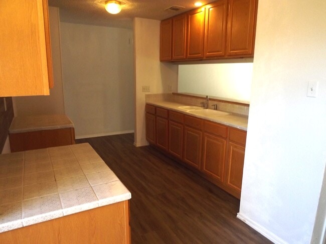 Building Photo - 9502 Woodland Hills