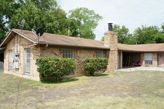 Building Photo - 1044