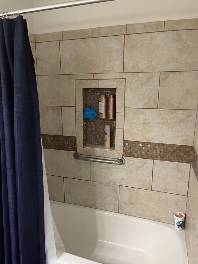 Building Photo - Channel Rental