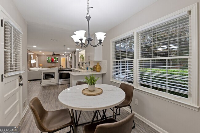 Building Photo - 2984 Blackberry Ln