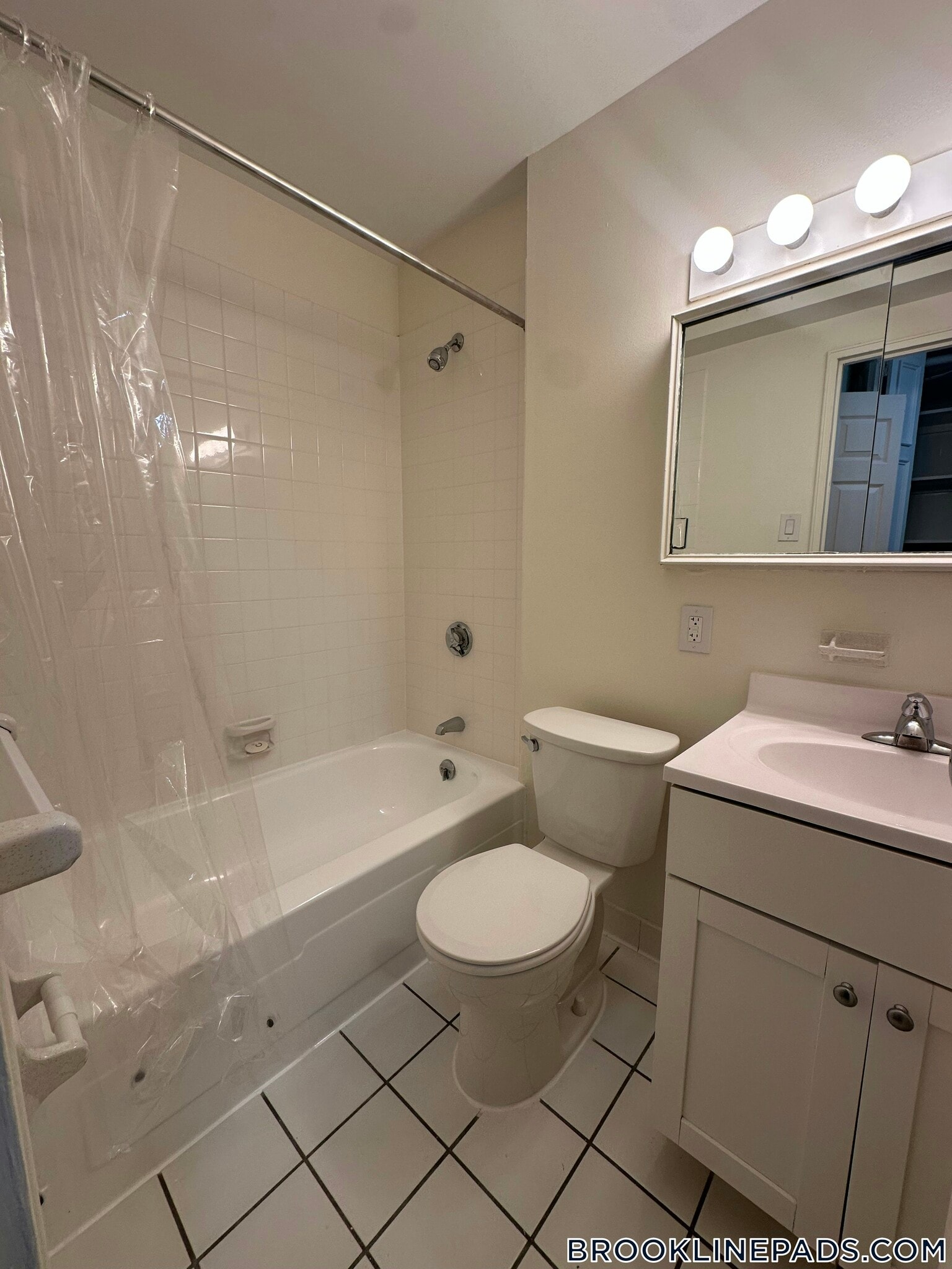 Building Photo - 185 Freeman St